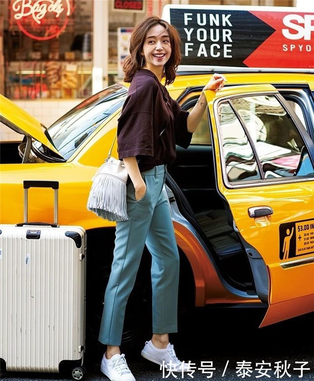 条纹衫|6月，超火的“九分裤+平底鞋”穿搭示范：清凉、舒适、太漂亮！