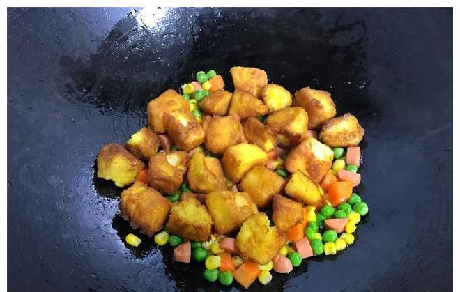 馒头|1个馒头2个鸡蛋,做成快手早餐,酥脆可口又营养,孩子最爱