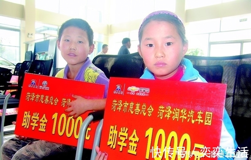 贫困生|一双鞋子价格引发的讨论:贫困生买一双打折“耐克鞋”,错了吗?