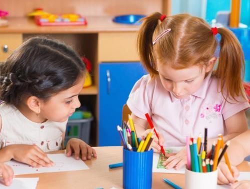 洞洞|自动铅笔带来方便的同时，却有诸多隐患，难怪老师不推荐学生使用