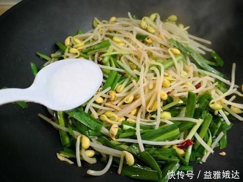 韭菜豆芽炒鸡蛋|便秘最怕这菜，一周吃2次，排出宿便，告别大肚腩，瘦出小蛮腰