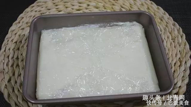 家里的牛奶喝不完,教你一个新吃法外酥里嫩,好吃到停不下来!