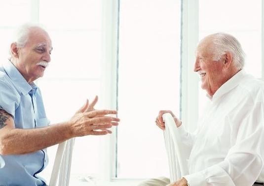 中老年人|进入老年,若还保持“6大特点”,更健康长寿,若占一个也不错