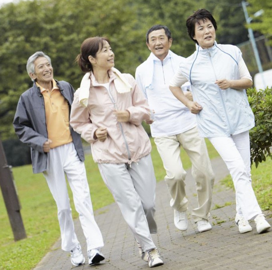 大妈|60岁大妈晨练时去世,医生如此锻炼,就是在嫌命长