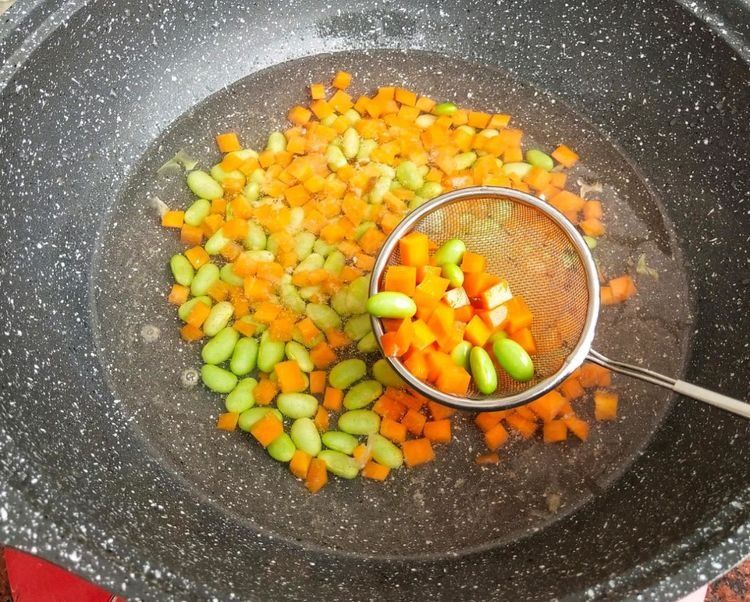 炒饭新做法,简单又美味,吃上就不愿意停下来