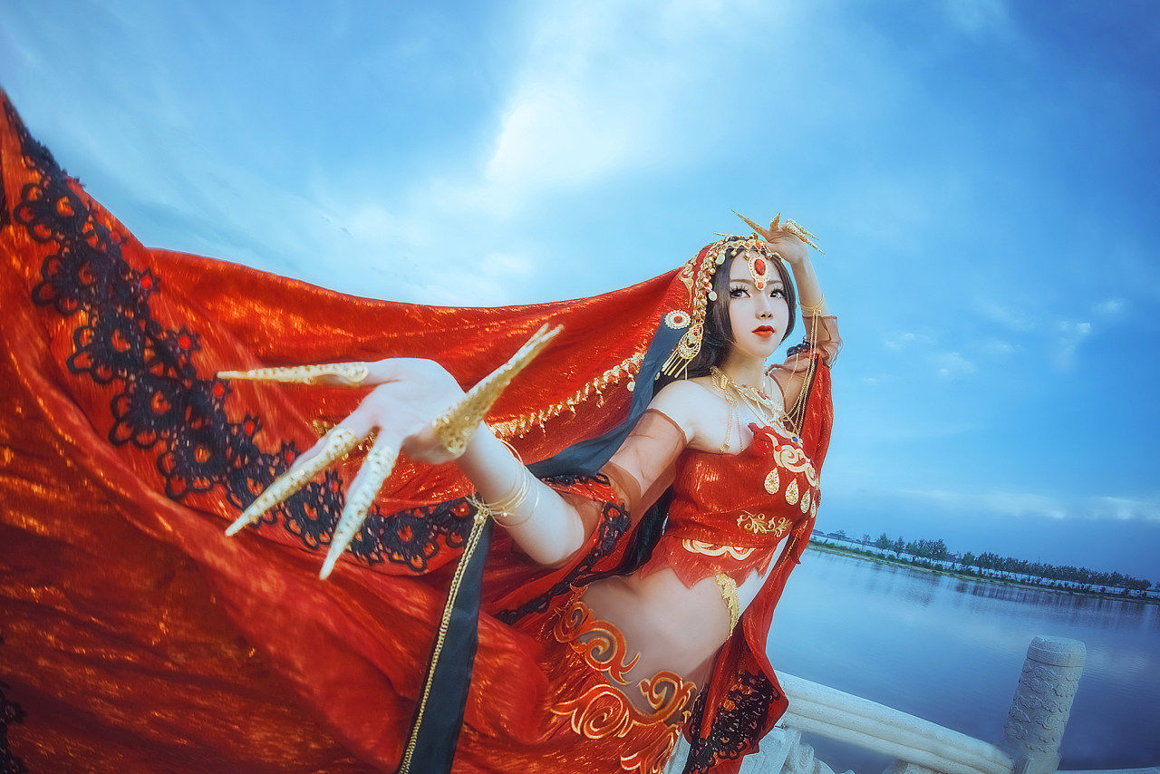 cospl劍網3 紅衣教探雪cosplay