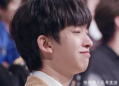 蔡徐坤 青你3开播,Lisa联动蔡徐坤舞台,而有的训练生镜头不简单