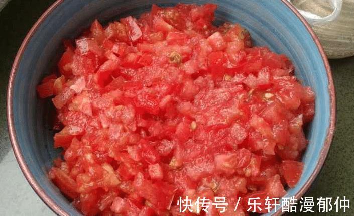 馅料|夏天包饺子,韭菜靠边站,用这个馅料比肉都香,鲜香美味,好吃