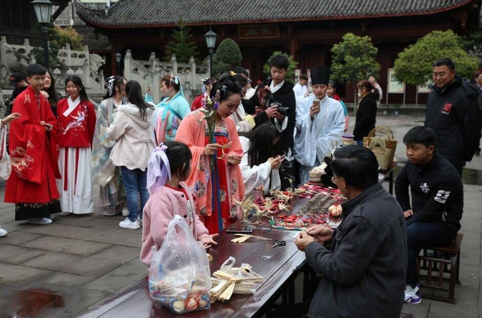 抢滩巴蜀文旅走廊 40余项“非遗”擦亮顺庆旅游新名片|百城行走进四川顺庆 | 旅游