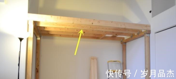 loft|卧室5㎡不到,一鼓作气将床抬高1米7,上面睡觉下面储物,赚了