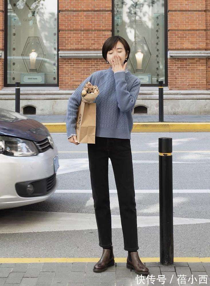 大地色|“毛衣+裤装”才是风靡今季的搭配组合,这样穿,超适合40+的女人