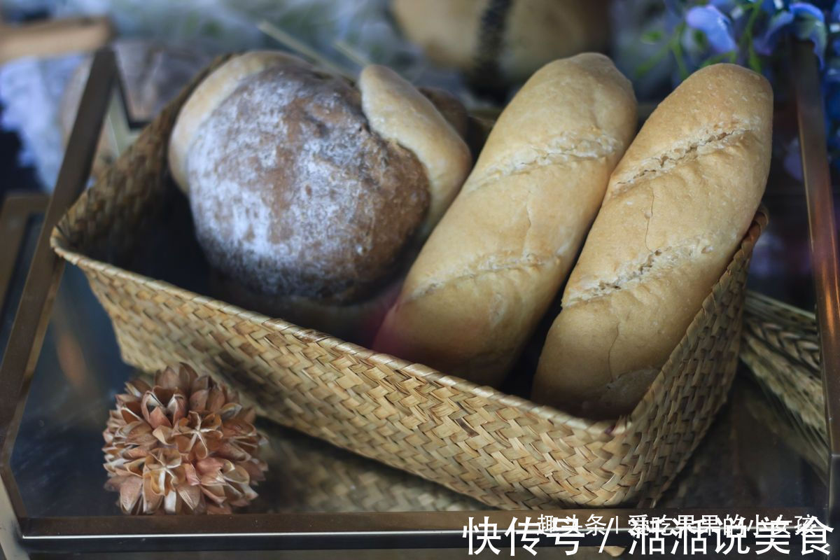 吃西餐时，店员会先上一筐面包，不懂吃会让你“丢人”，涨知识了