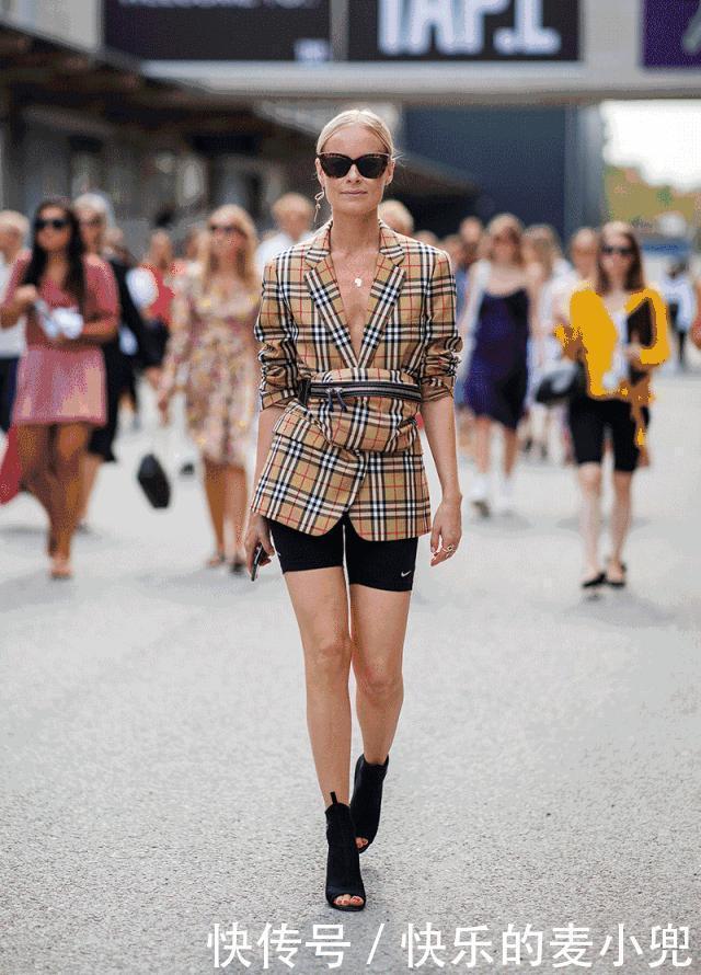 “时髦精”都在穿西装,不仅百搭还帅气,时尚达人抢着穿