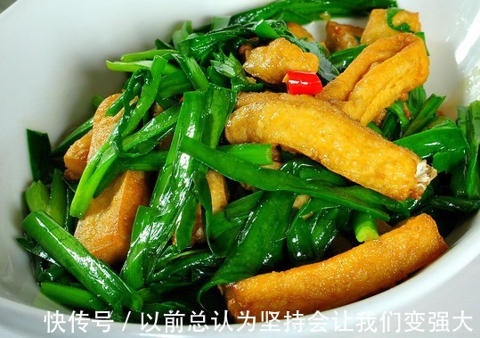 胡萝卜素|炒韭菜时加一宝,腰不酸了,腿不疼了,活力满满,皮肤更细腻光滑