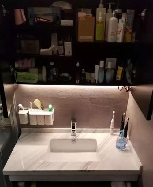 梳妆台|老公坚持给电视墙设“转角”，完工后一物两用实用极了！晒晒全屋