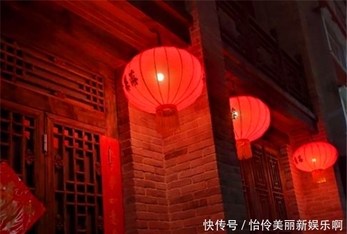 正月十五|老人救一丑汉,丑汉为报恩,激动地说:您正月十五当晚挂个红灯笼