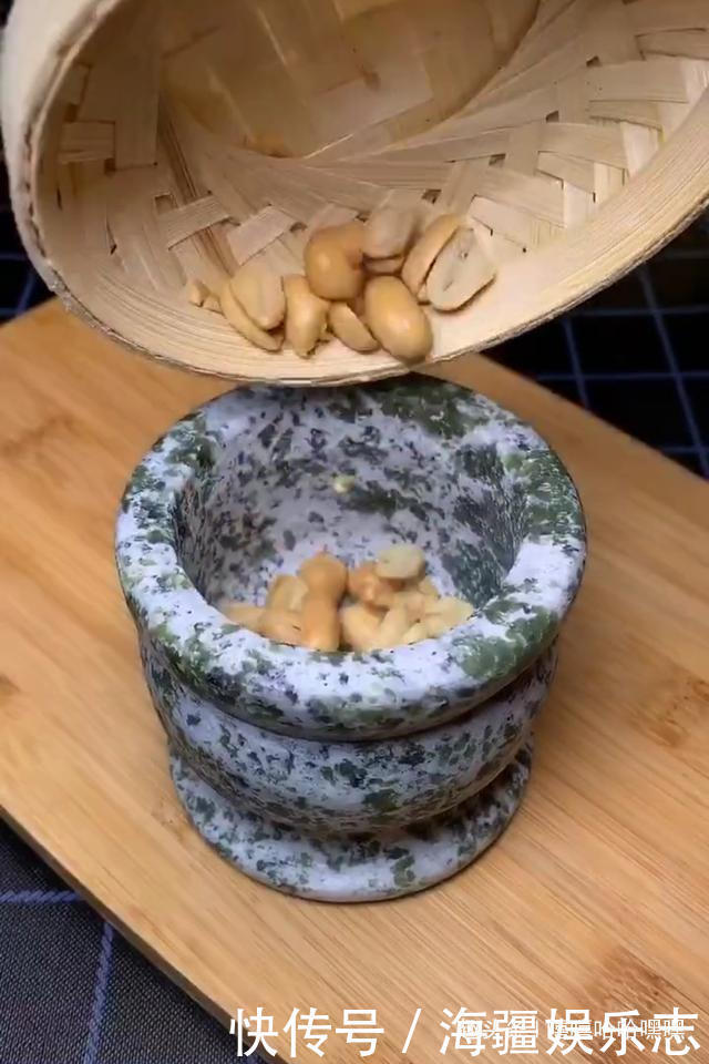  食之|即将消失的传统美食炒面粉，做法简单，食之方便，缅怀已逝的青春