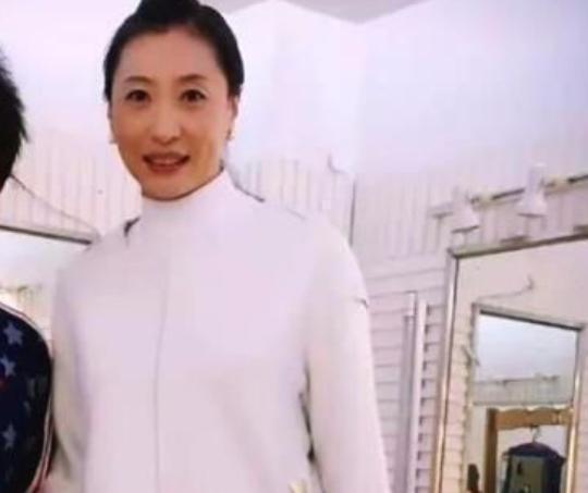 奥运冠军|她是羽毛球奥运冠军,却惨遭丈夫抛弃,离婚后独自抚养女儿