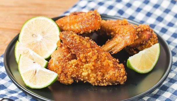 食物|女性“催老神器”揭晓！四类食物，趁早撤离饭桌，切莫贪嘴