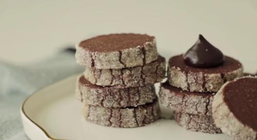  巧克力黄油酥饼，甘纳许细化细腻，配上黄油酥饼香甜入味