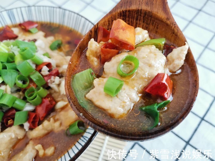 胡辣子|水煮肉片好吃有秘诀！上浆前多加1步，肉片更嫩更滑，还没腥味