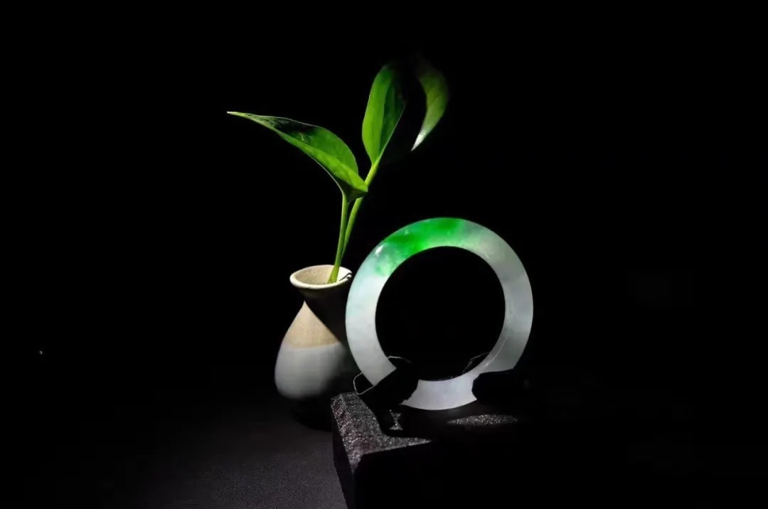 影响|翡翠的颜色怎么看?这才是影响价值的关键!