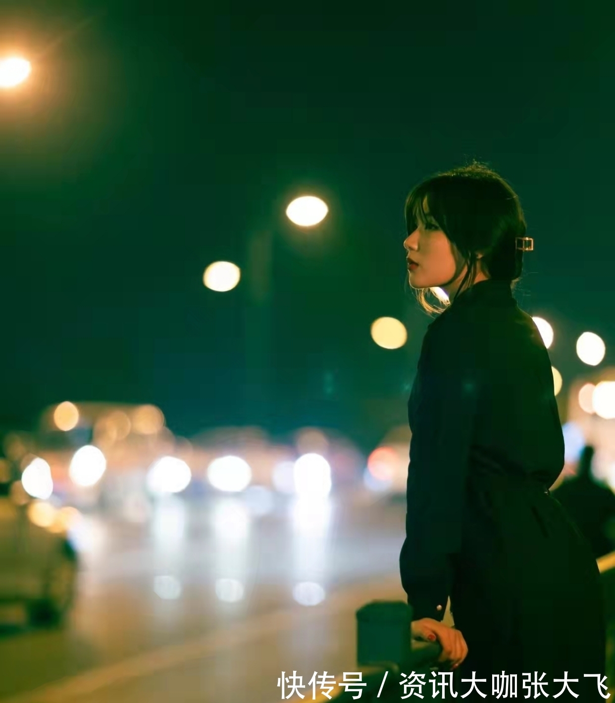 陌野#元旦吟怀·格律诗:虎临辞旧千家福,踏雪寻梅一点彤