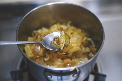 黏稠|苹果果酱黏稠甜香，果肉丰富，自己做的无色素无添加剂，安全放心