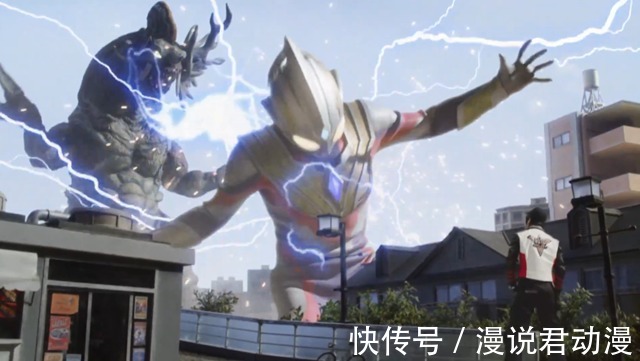 奥特战士|特利迦奥特曼：初代胸肌挡闪电成经典，特利迦效仿，变成失败案例