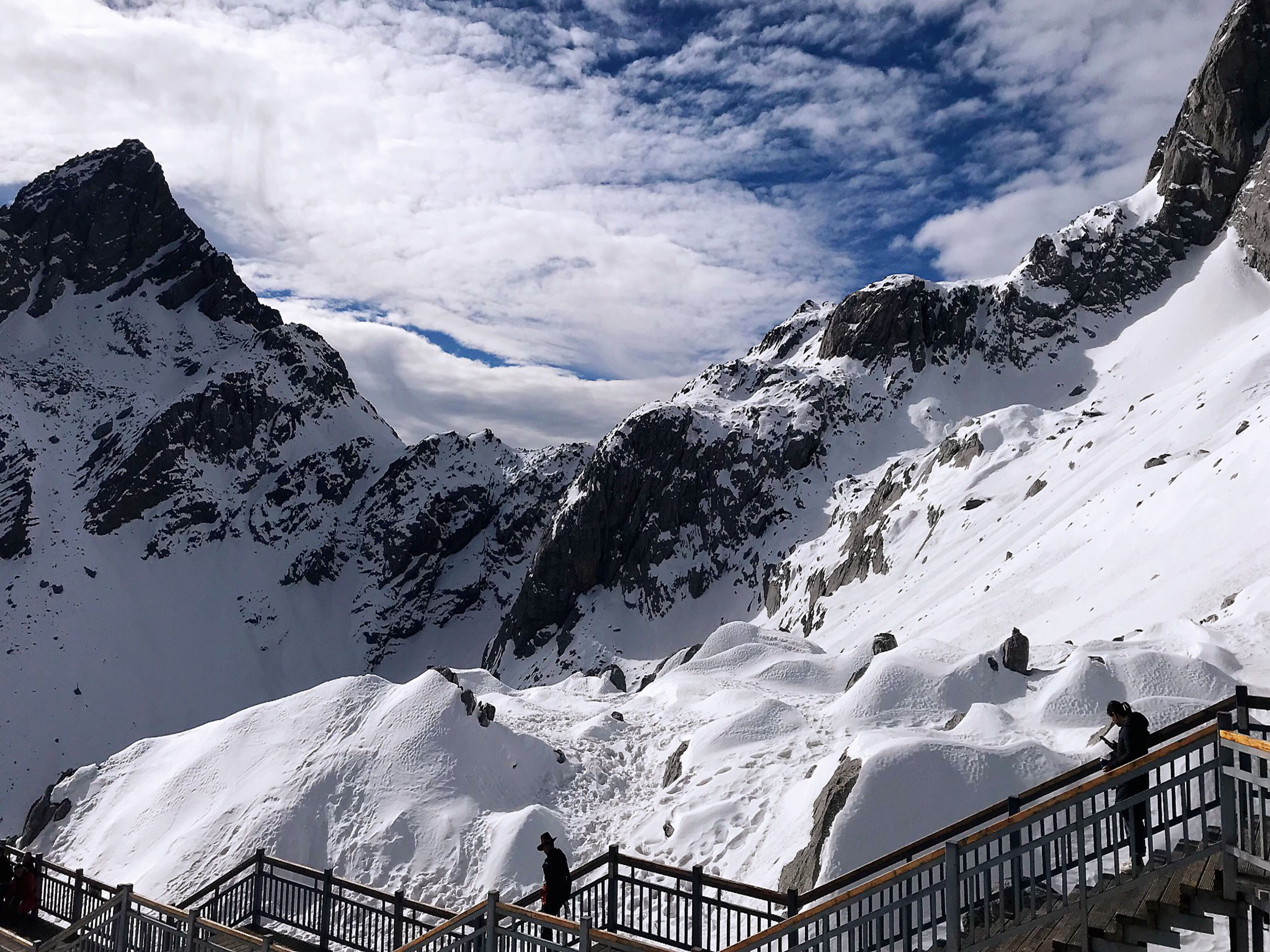 玉龙雪山，好似浑然天成的风景画