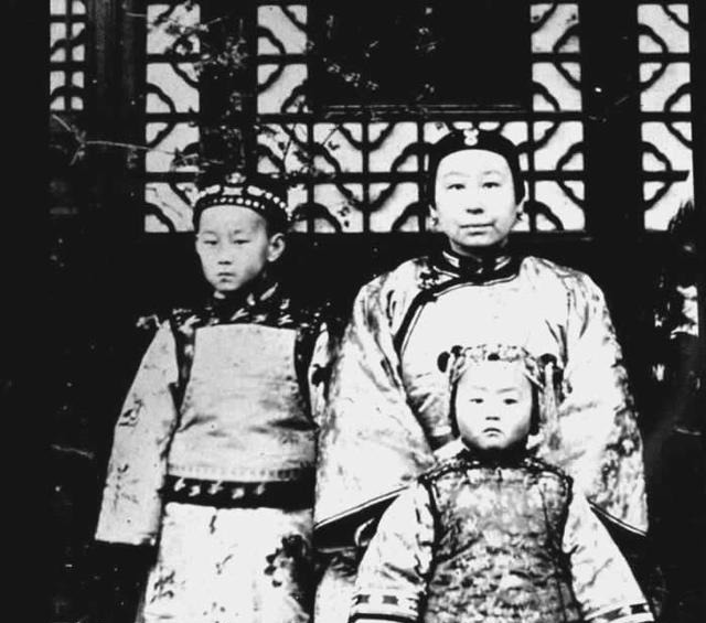 张爱玲他爹是张志沂,而张志沂的姥爷,会惊掉你的下巴!