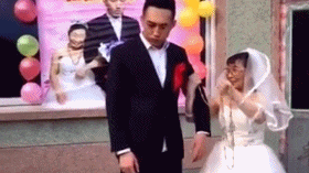|搞笑GIF：今天是我大喜的日子 但感觉一点都不开心