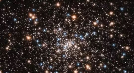 7800光年外发现宇宙“恒星珠宝盒”