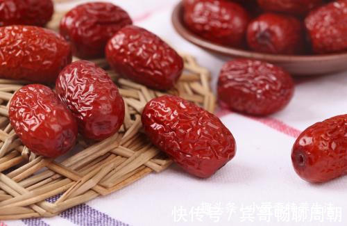 炖锅|女人不想变成黄脸婆,把红枣和它一起煮着吃,养血安神、滋润肌肤