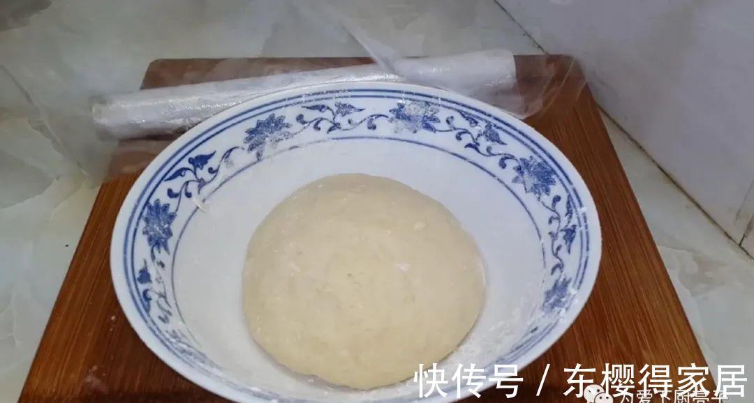 吃光|自制千层烤花卷做法,两手一捏,吃着比大鱼大肉还香,上桌全吃光