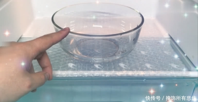 放进|快递里的气泡垫放进厕所里,每年能省下几百块,早知道