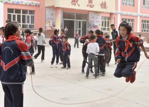 20年前学生时代是怎样的？与现在差距有多大？“4组图”告诉你