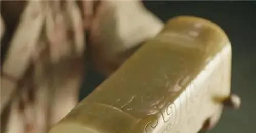 古人的“工业设计” 为何古人睡觉都爱用瓷枕头？方便女性！