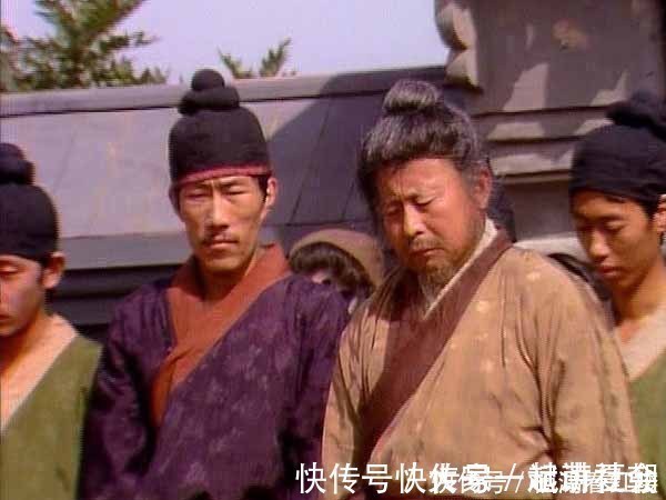 宝玉&红楼梦中,有没有察觉到大厦将倾、早做准备最终全身而退的人?