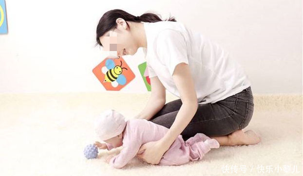 妈妈|宝宝四个月不会翻身怎么办？孩子翻身的关键期，妈妈别错过了