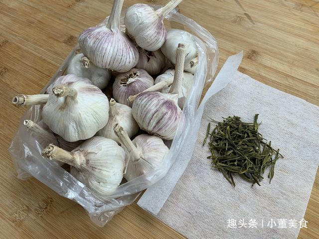今天才知道，原来保存大蒜这么简单，放一年不干瘪不发芽，真实用