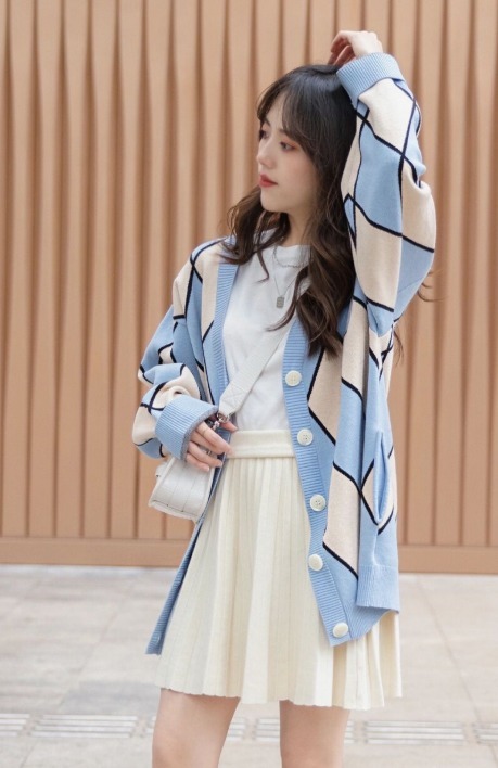 搭配 这个春天,穿“针织衫+半身裙”真美,低调演绎女人味