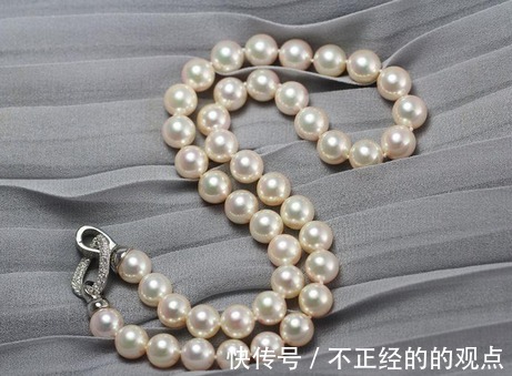 圆核 珍珠作为有机宝石,那么你知道该如何分辨海水珍珠和淡水珍珠吗