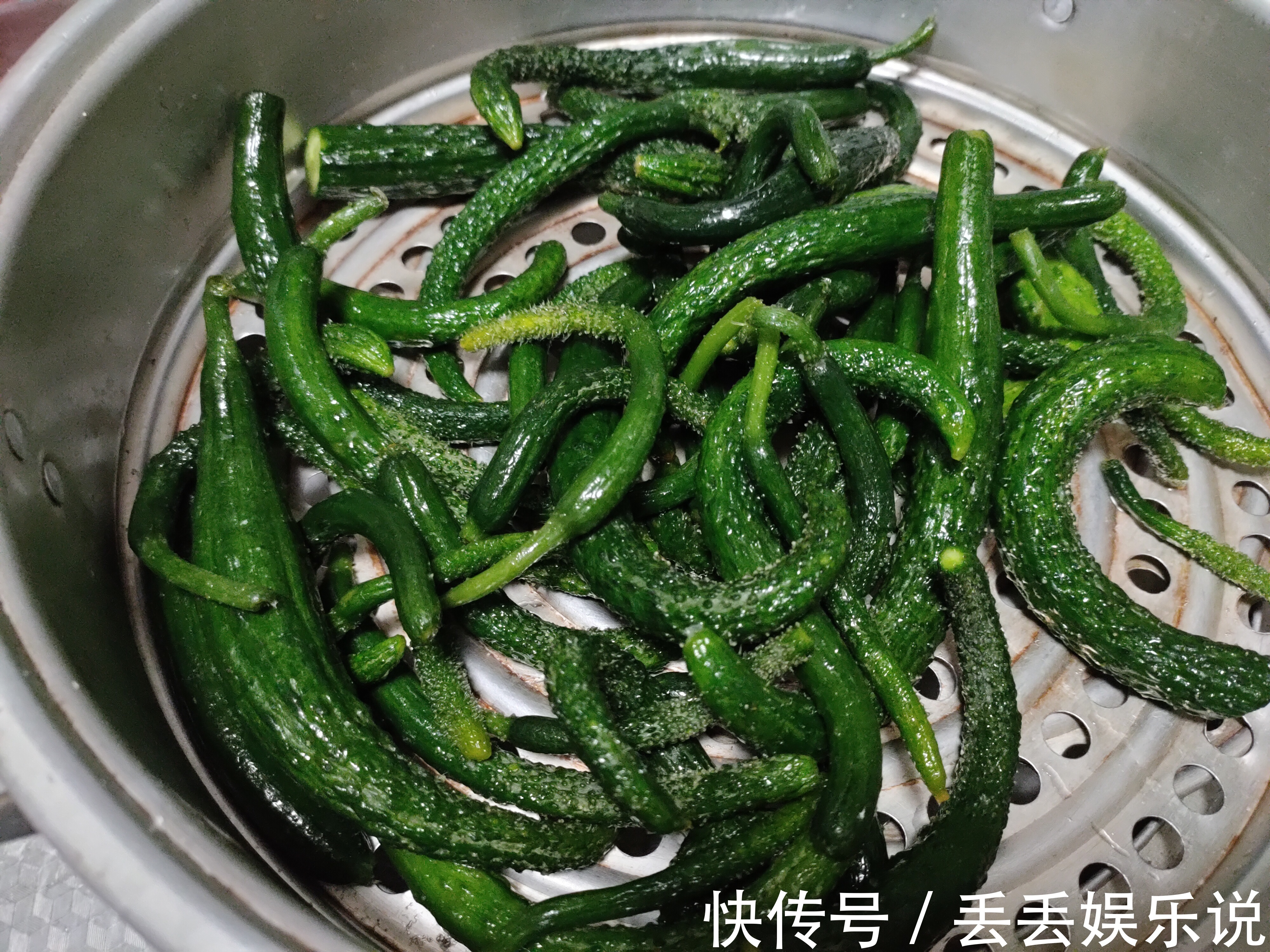 腌黄瓜咸菜，切记不要“放1样”，婆婆教我的方法，放一年都不坏