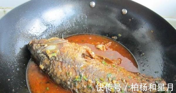 米饭|喉咙卡鱼刺怎么办别再喝醋、吞米饭了,教你一招轻松搞定!