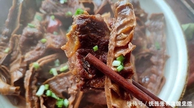 干辣椒|这菜儿子隔三差五喊我做,泡好加排骨炖一锅,连吃两碗饭,老香了
