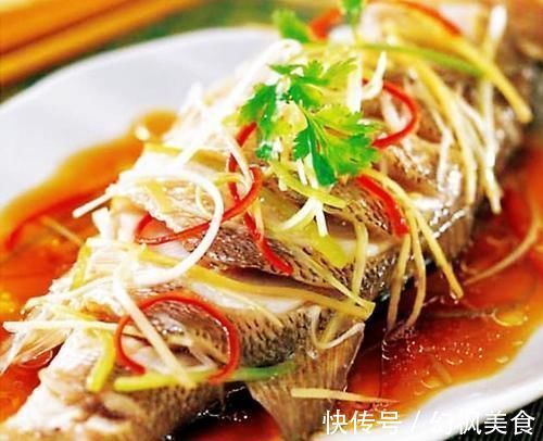 鲜嫩|做清蒸鱼，放盐放料酒就错了，大厨教你正确方法，鱼肉鲜嫩还不腥