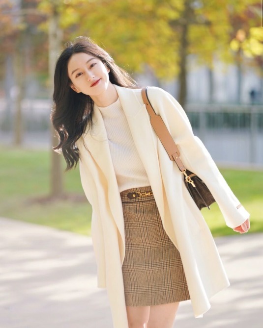 鹅黄色 天寒地冻,不妨试一试这几款大衣,时髦精们都爱穿,温暖又洋气!