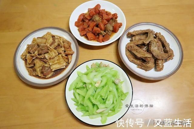 腐竹块|儿子不在家，80后两口的晚餐，有荤有素，网友：简单吃也很满足