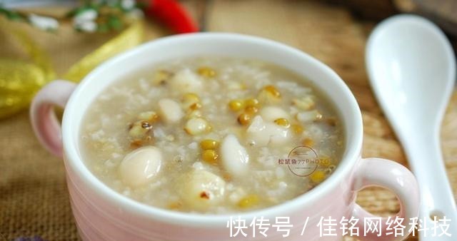 莲子和它是绝配，养胃最厉害，滋养胃粘膜，胃不好的人尤其要多吃！